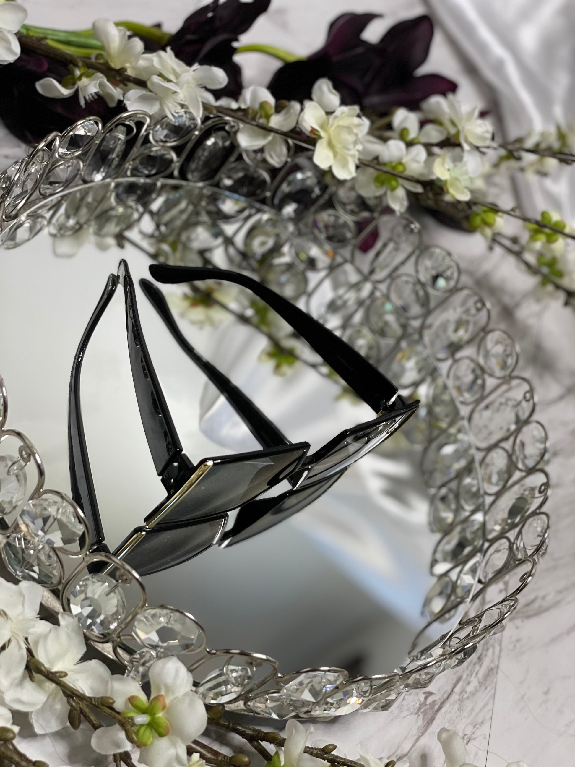 Diva Sunnies - Black